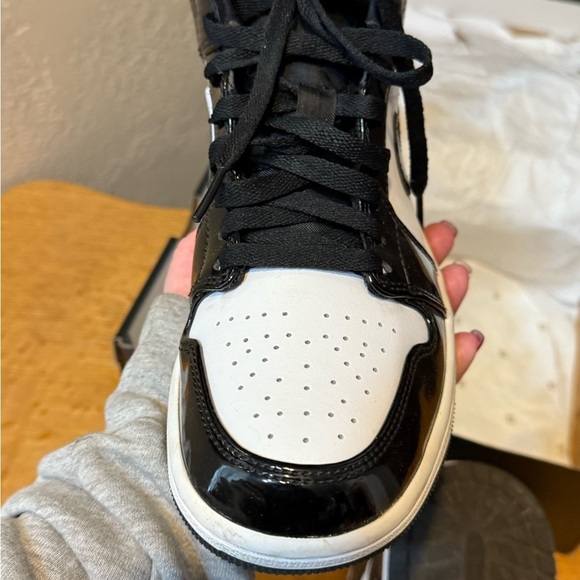 NIKE AIR JORDAN 1 RETRO MID BLACK & WHITE MEN’S SZ 7.5 ECU main image 11
